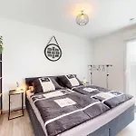 Lovely In With Wifi Holiday home